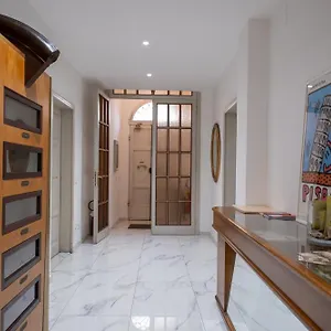 Lungarno Buozzi 7 Apartments